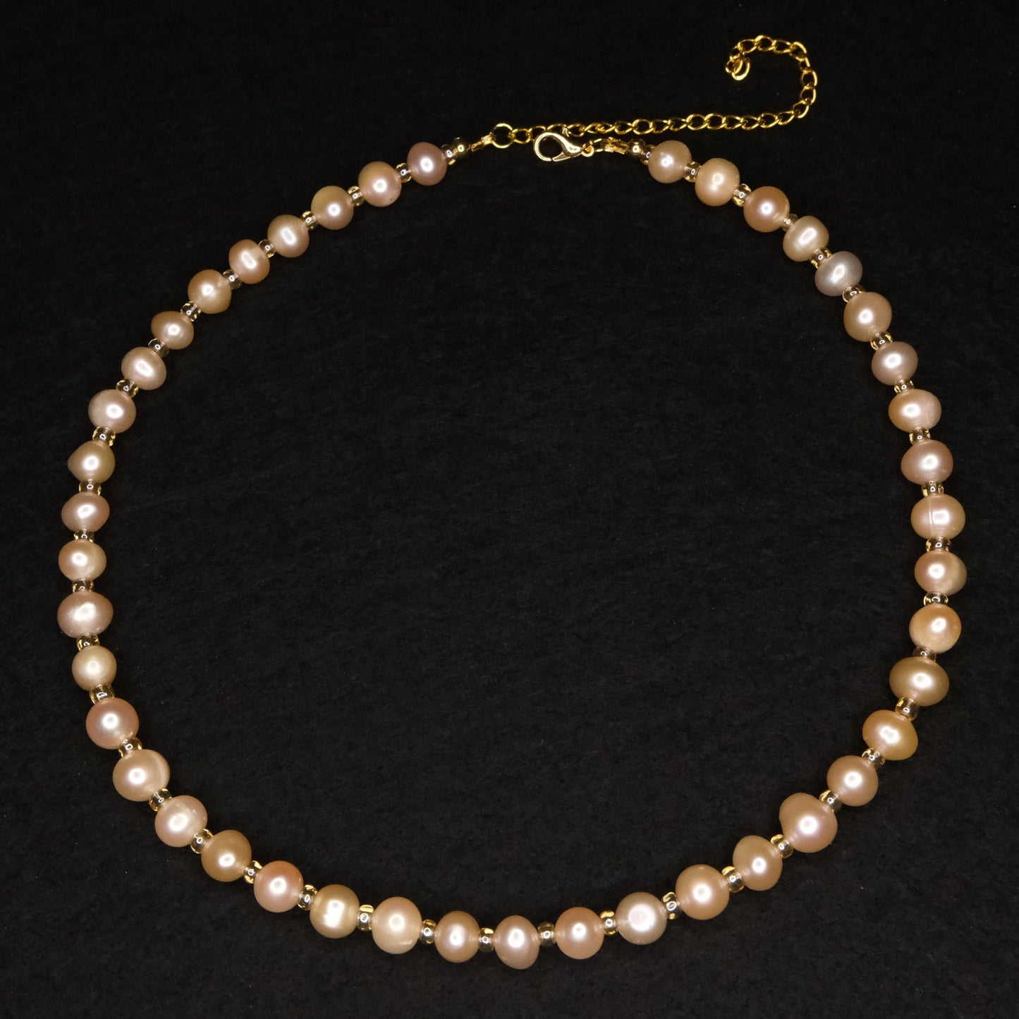 Kaklo papuošalas "Peachy pearls"