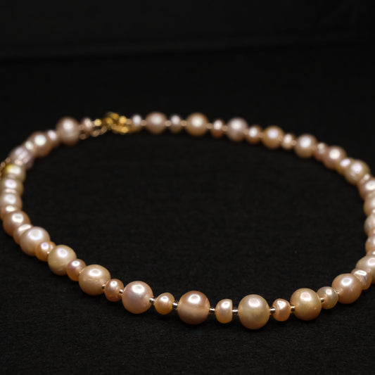 Kaklo papuošalas "Pearls on the shore"