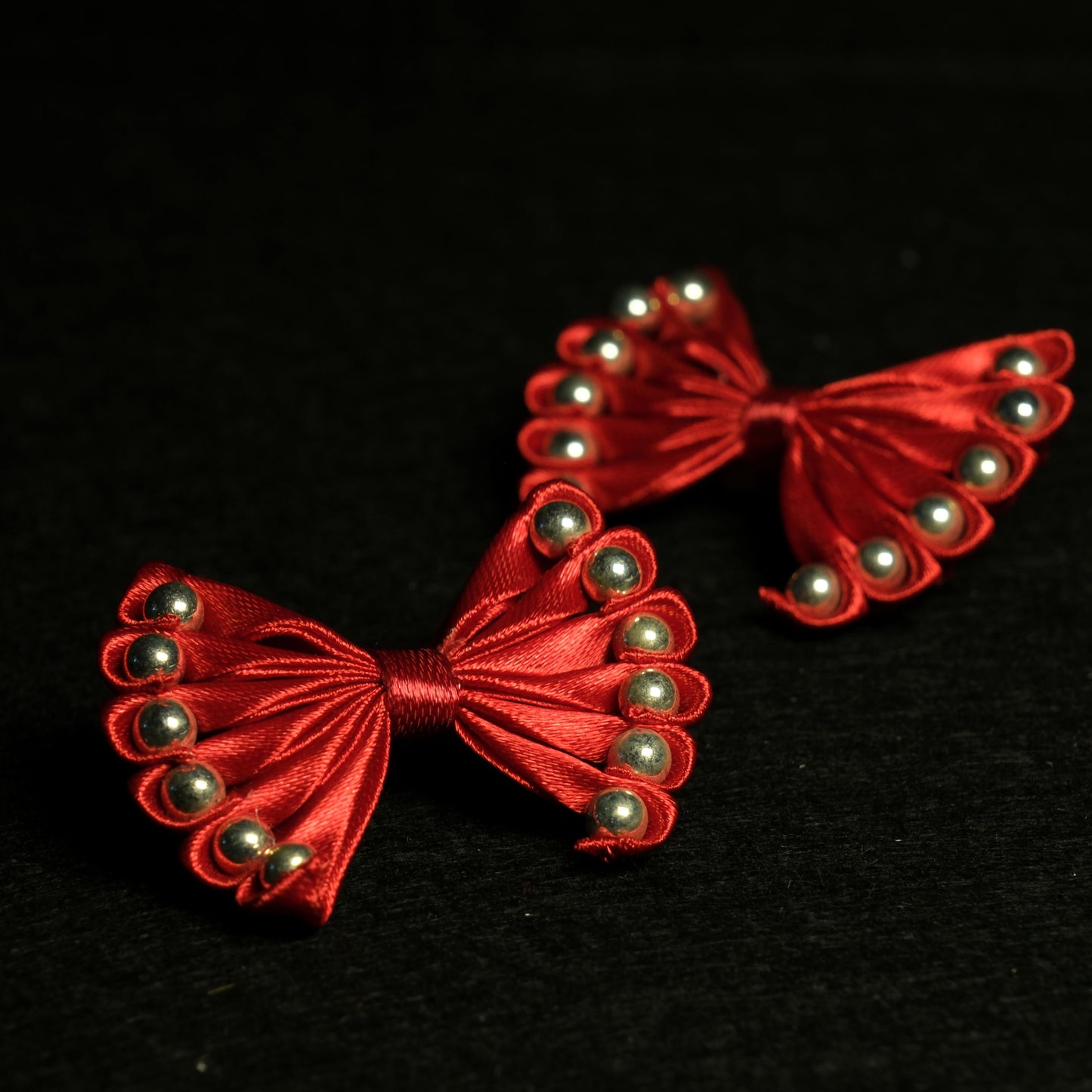 Gumytė "Spanguolė" kaspinas su karoliukais