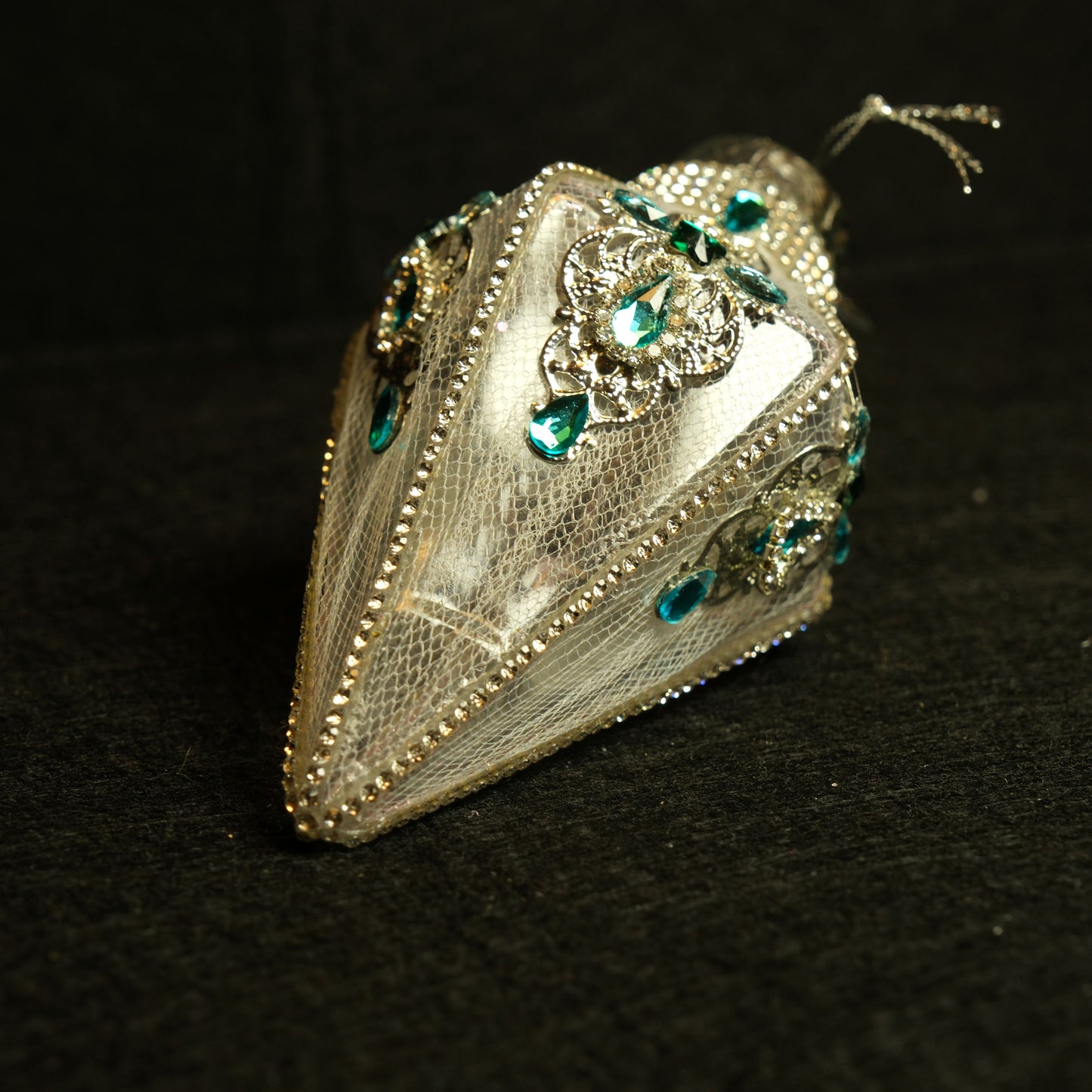 Eglutės žaisliukas "Sniego karalienė"