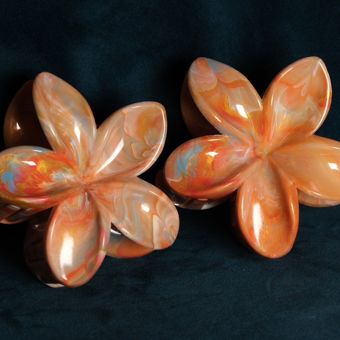 KapKap persikinio jaspio spalvos gėlytė