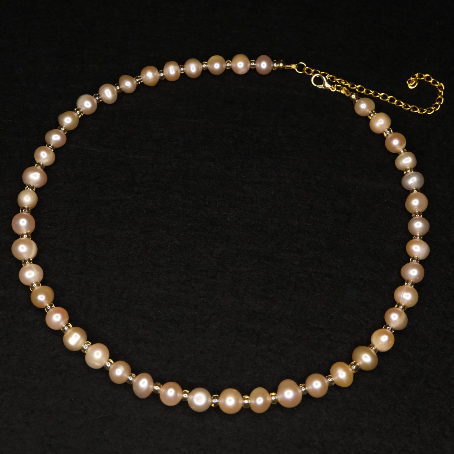 Kaklo papuošalas "Peachy pearls"