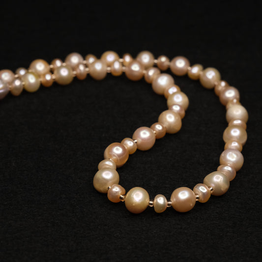 Kaklo papuošalas "Pearls on the shore"