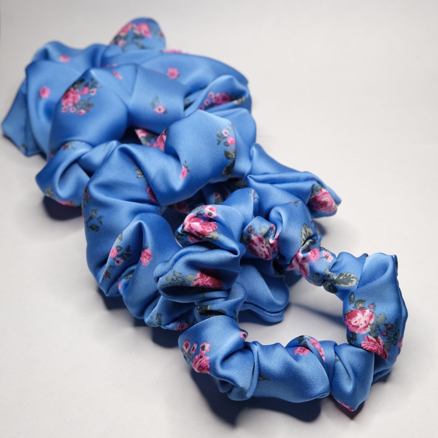 Scrunchie "Roses in the sky"