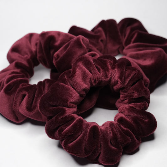 Scrunchie "Veliūrinė vyšnia"