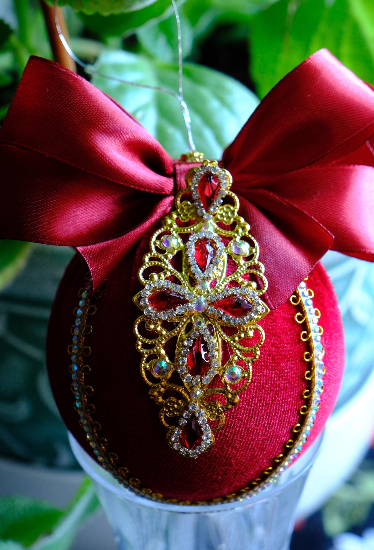 Eglutės žaisliukas "Raudonas kaspinas"