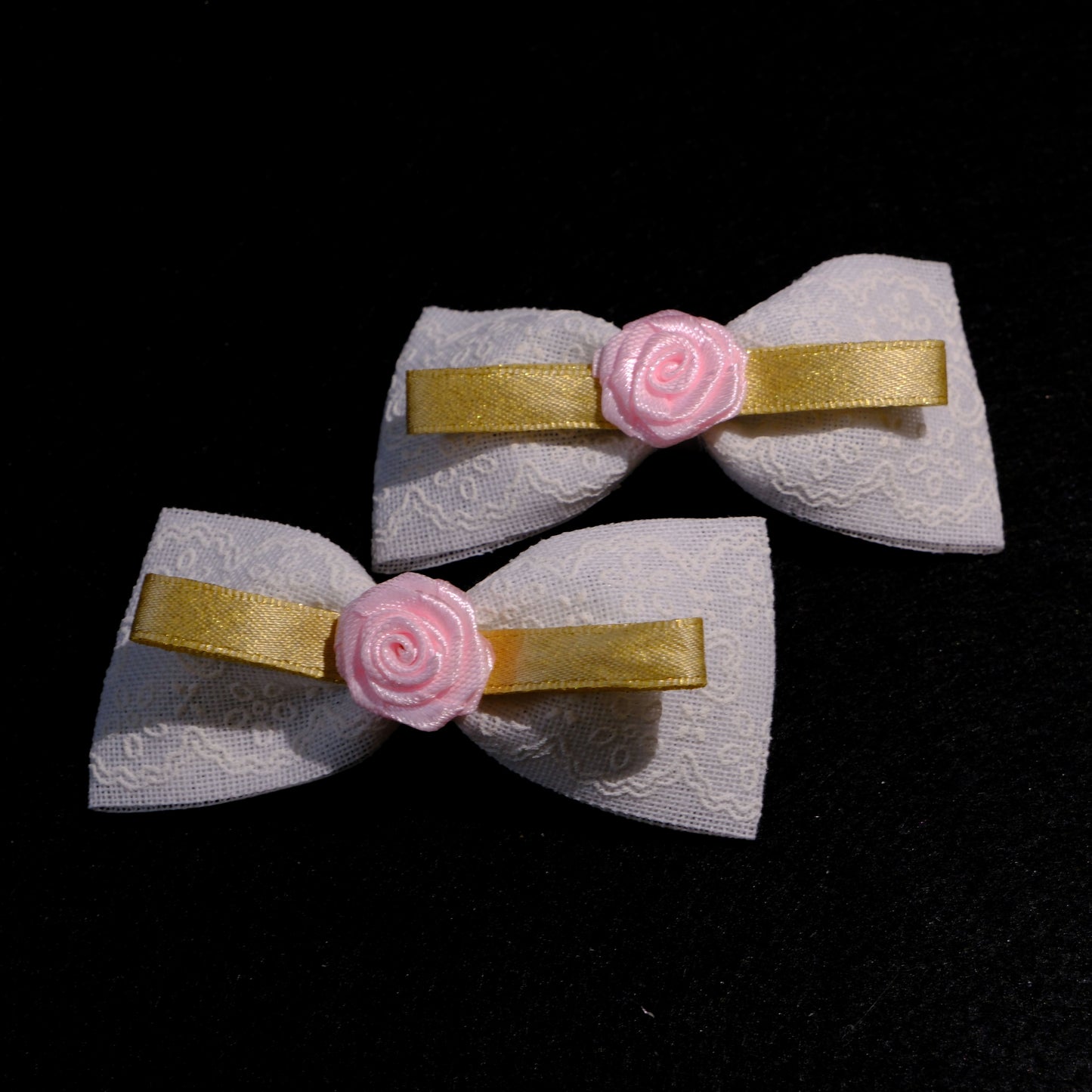 Gumytė "Mini rožytės su juostele"