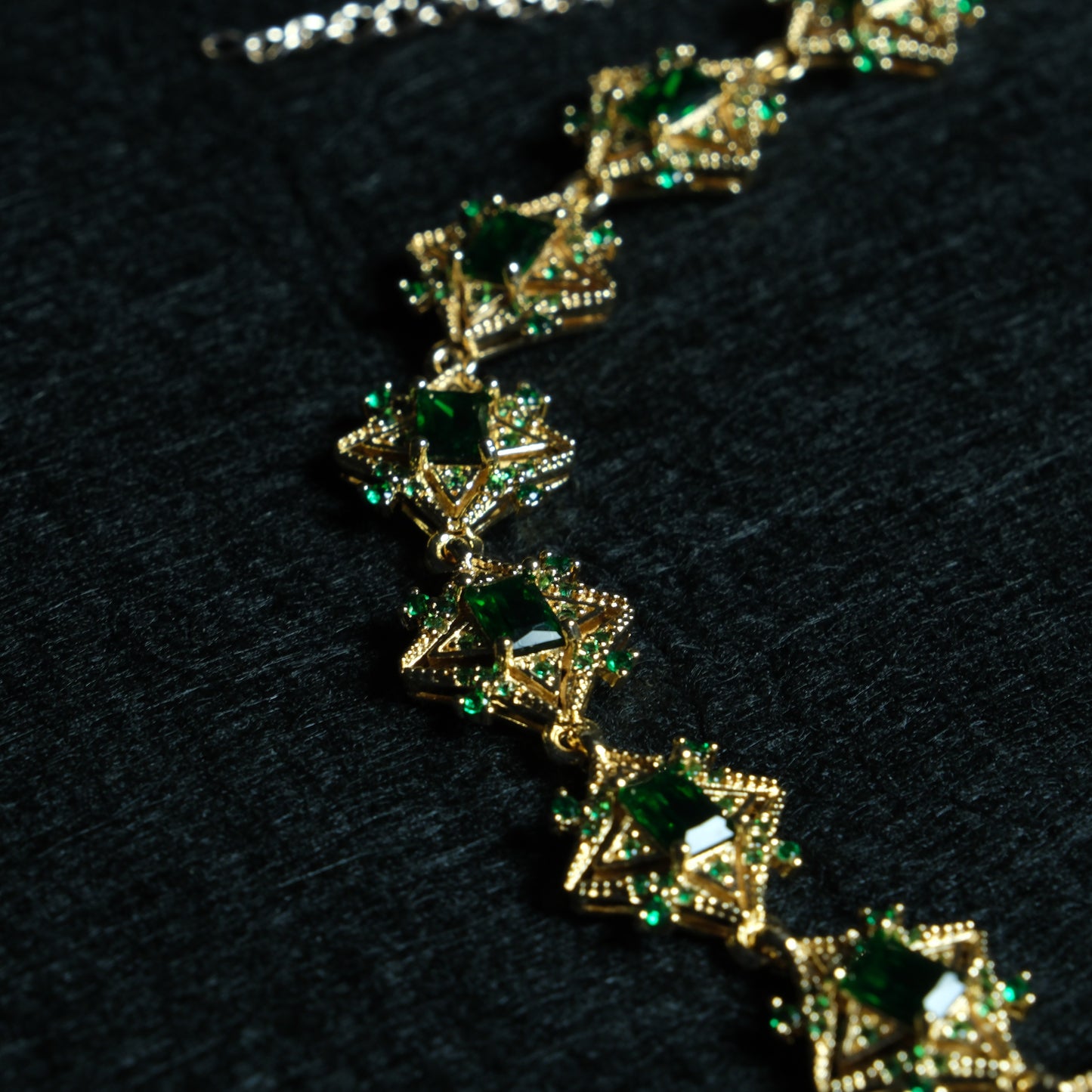 Kaklo papuošalas "Persijos lobiai"