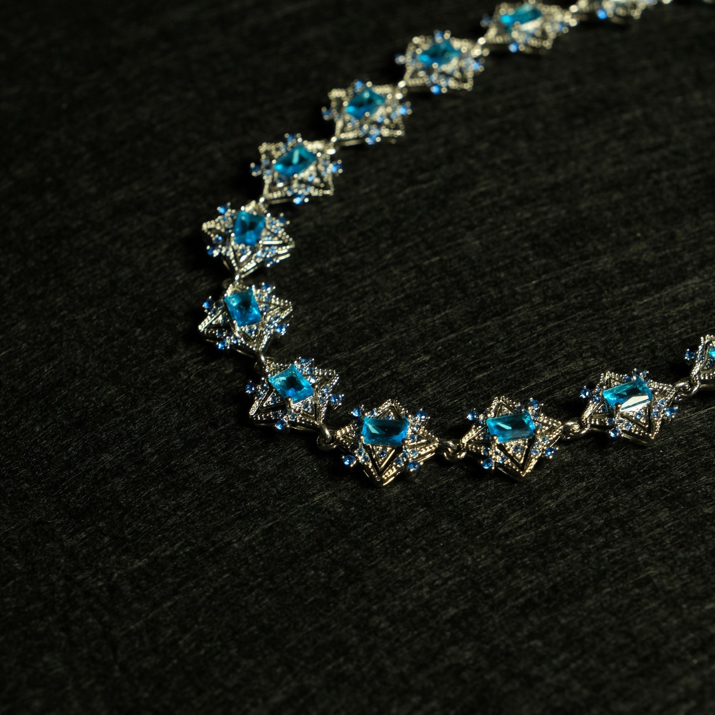 Kaklo papuošalas "Oazė"