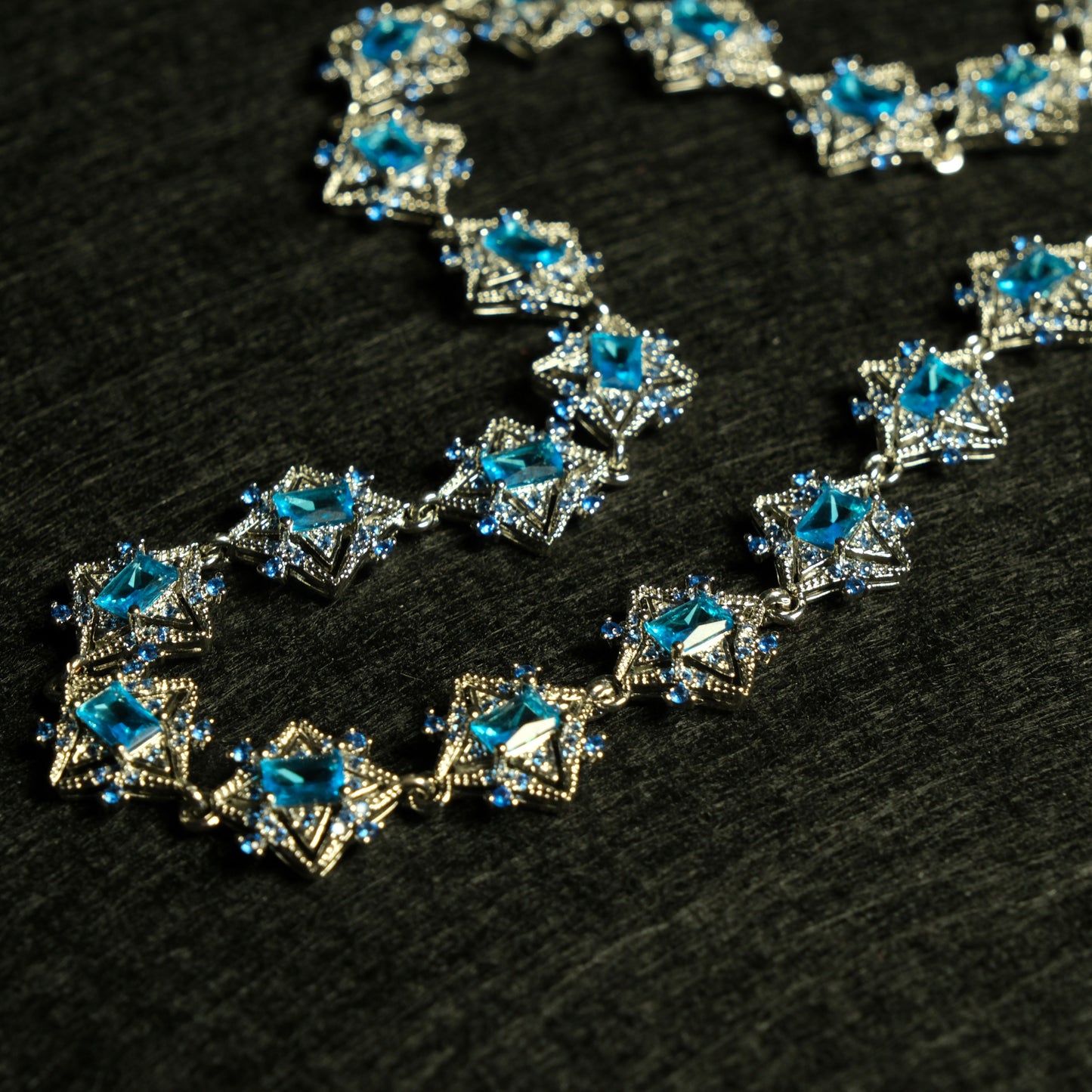 Kaklo papuošalas "Oazė"