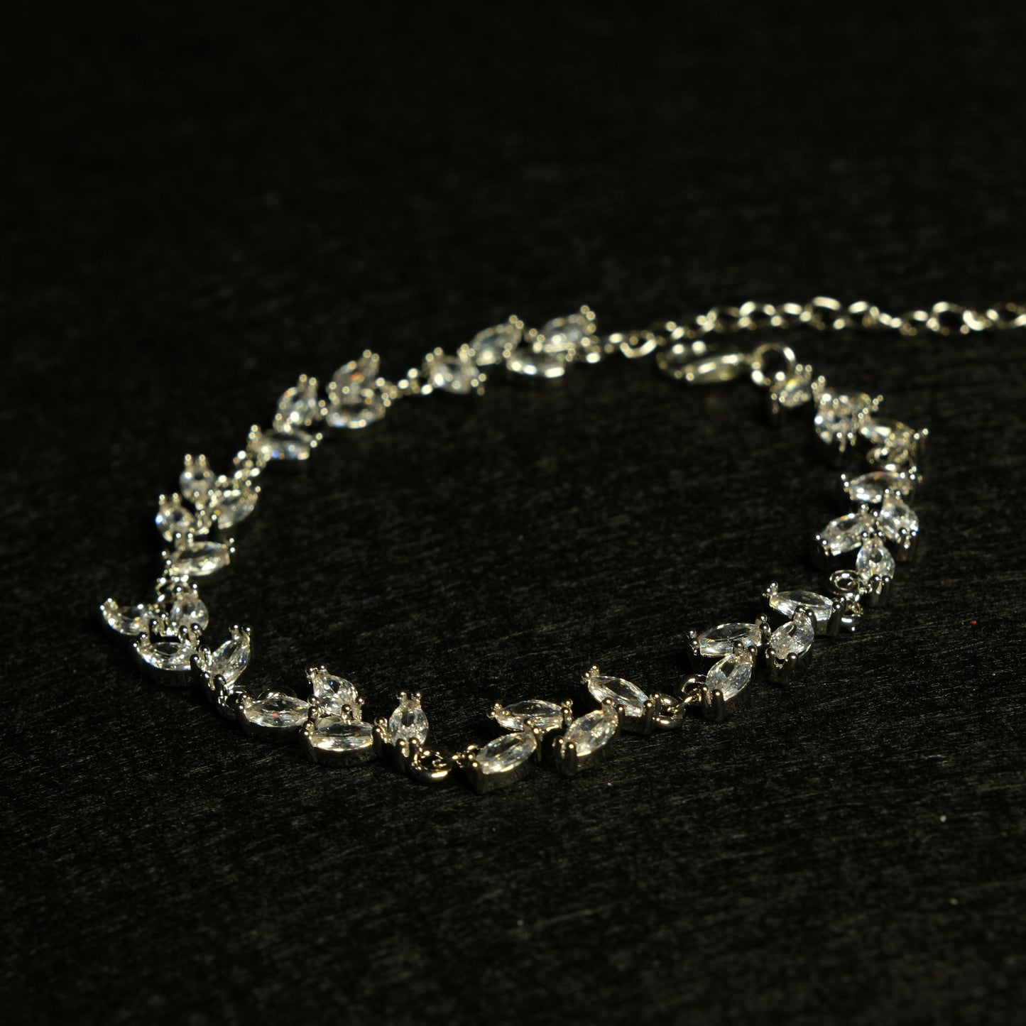 Apyrankė "Silver leaves"