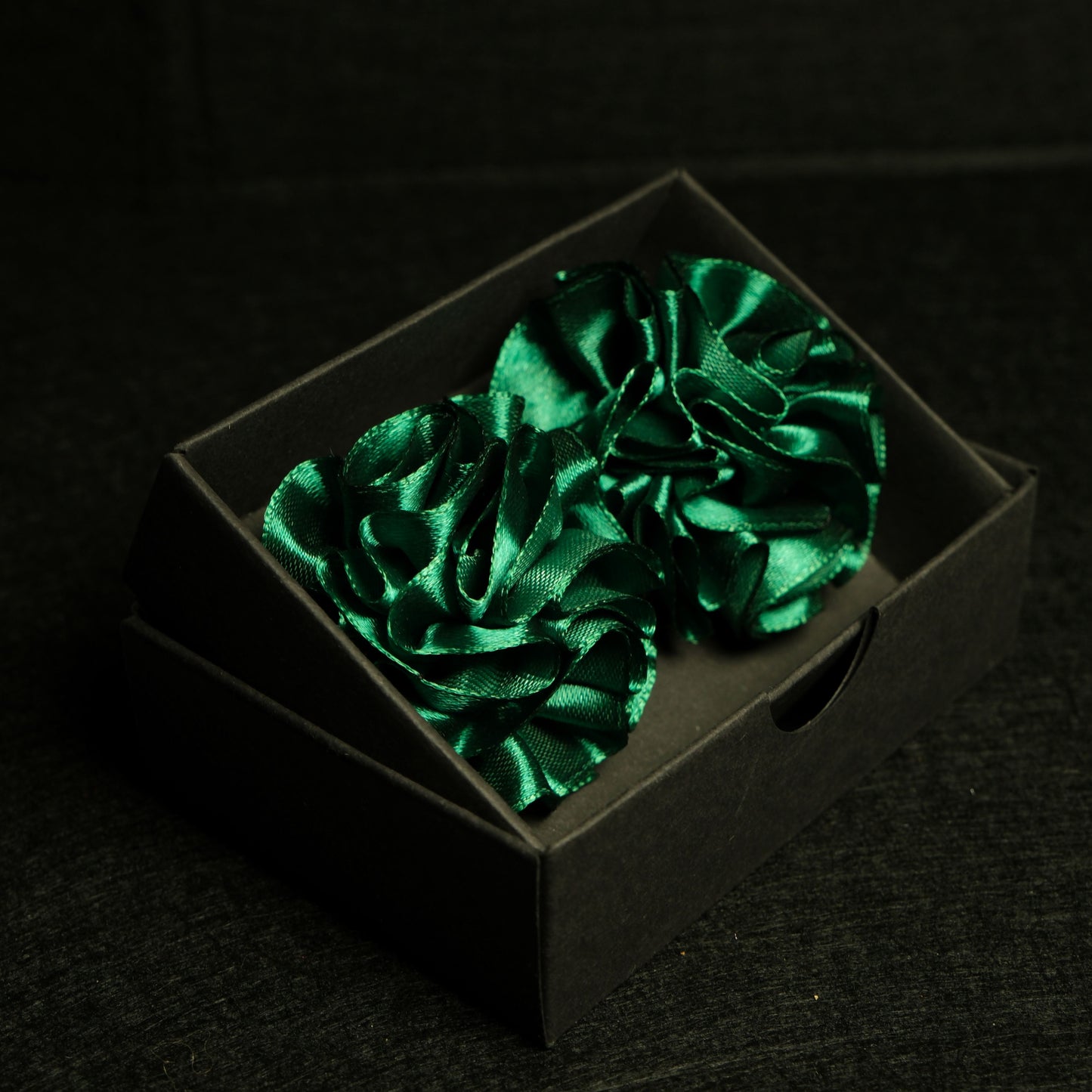 Tamsiai žalias pomponas