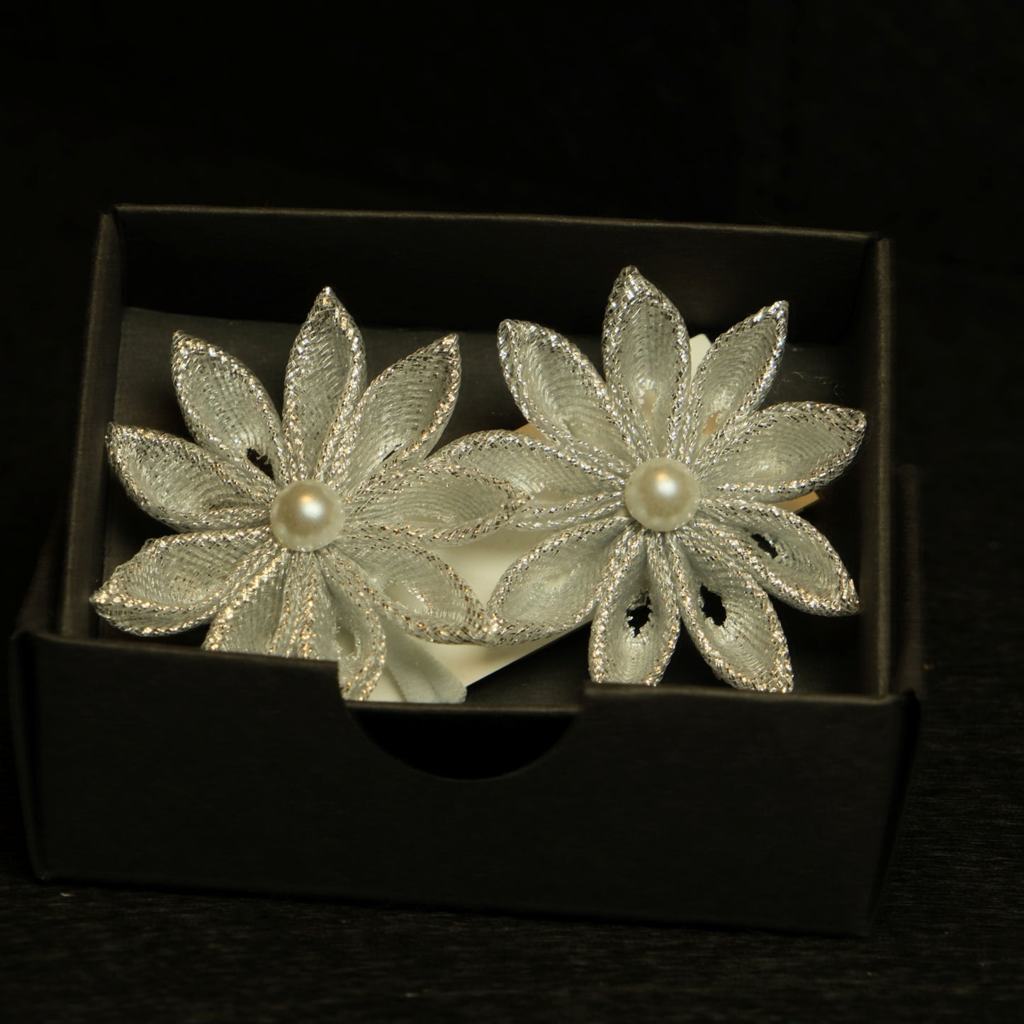 Sidabro gumytės gėlės "Sparkly"