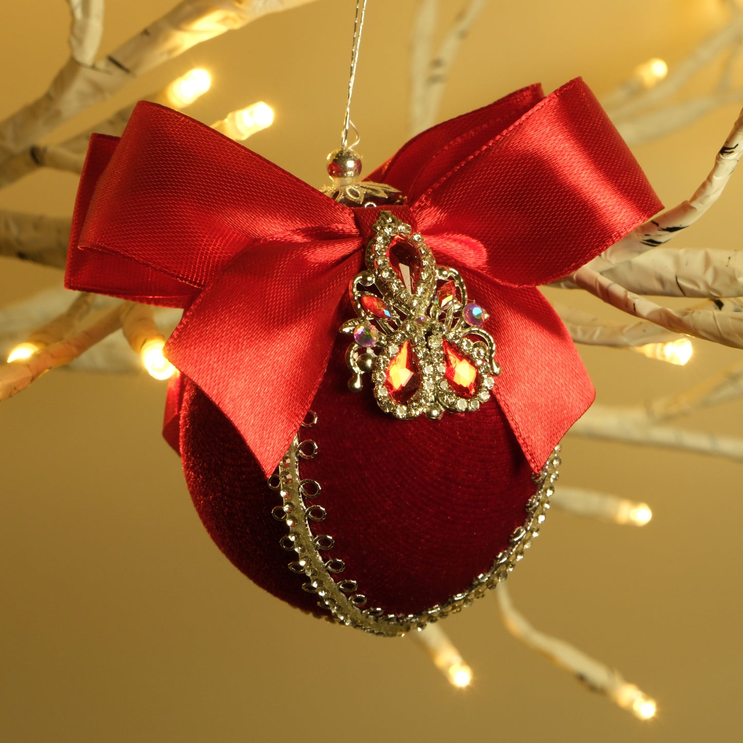 Eglutės žaisliukas "Mini raudonas bublikas"