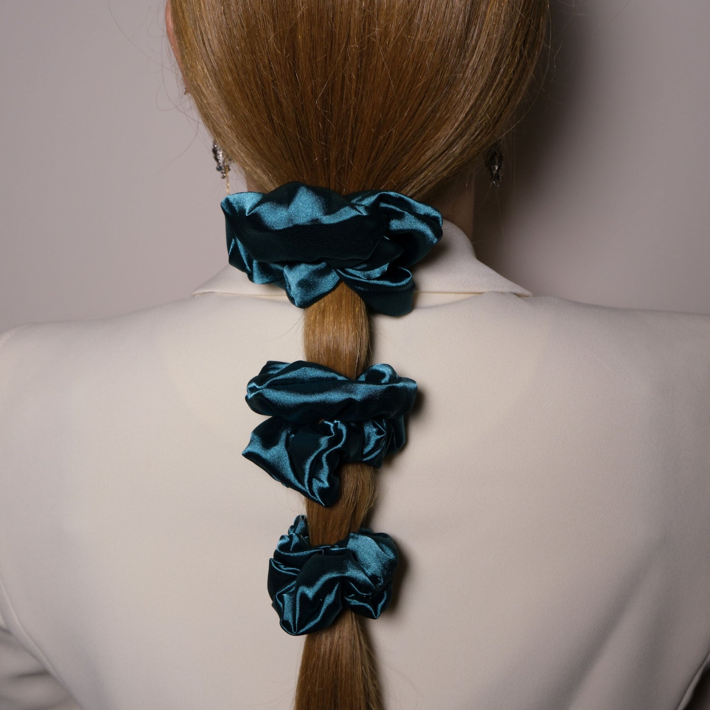 Scrunchie "Tamsi elektrinė"