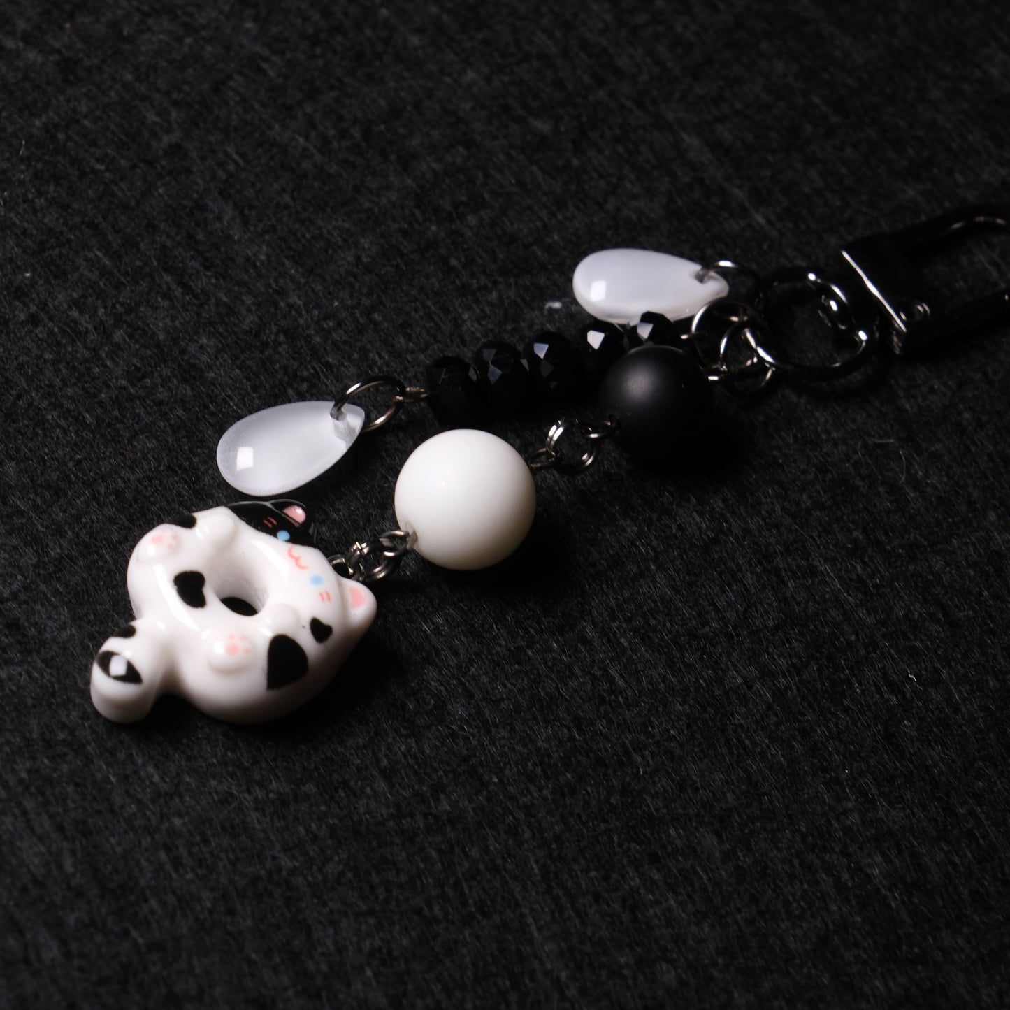 Pakabukas "Katukas black&white spurga"