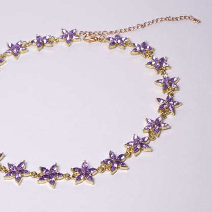 Kaklo papuošalas "Levandinės gėlytės"