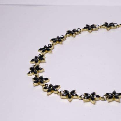 Kaklo papuošalas "Juodos gėlytės"