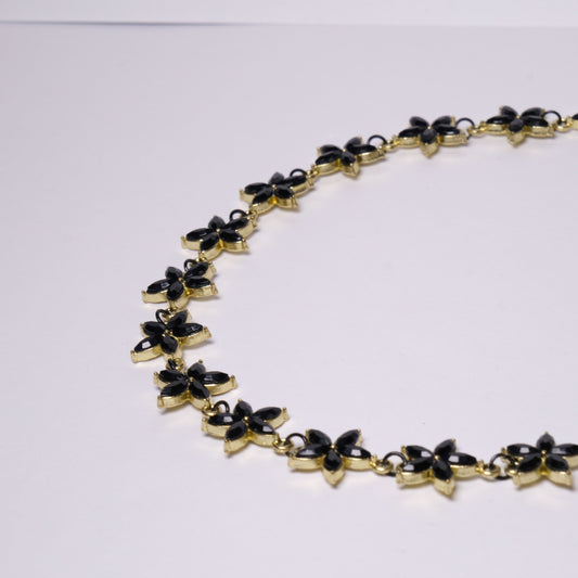 Kaklo papuošalas "Juodos gėlytės"