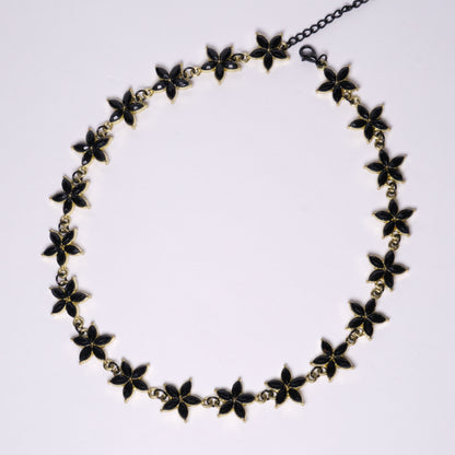 Kaklo papuošalas "Juodos gėlytės"