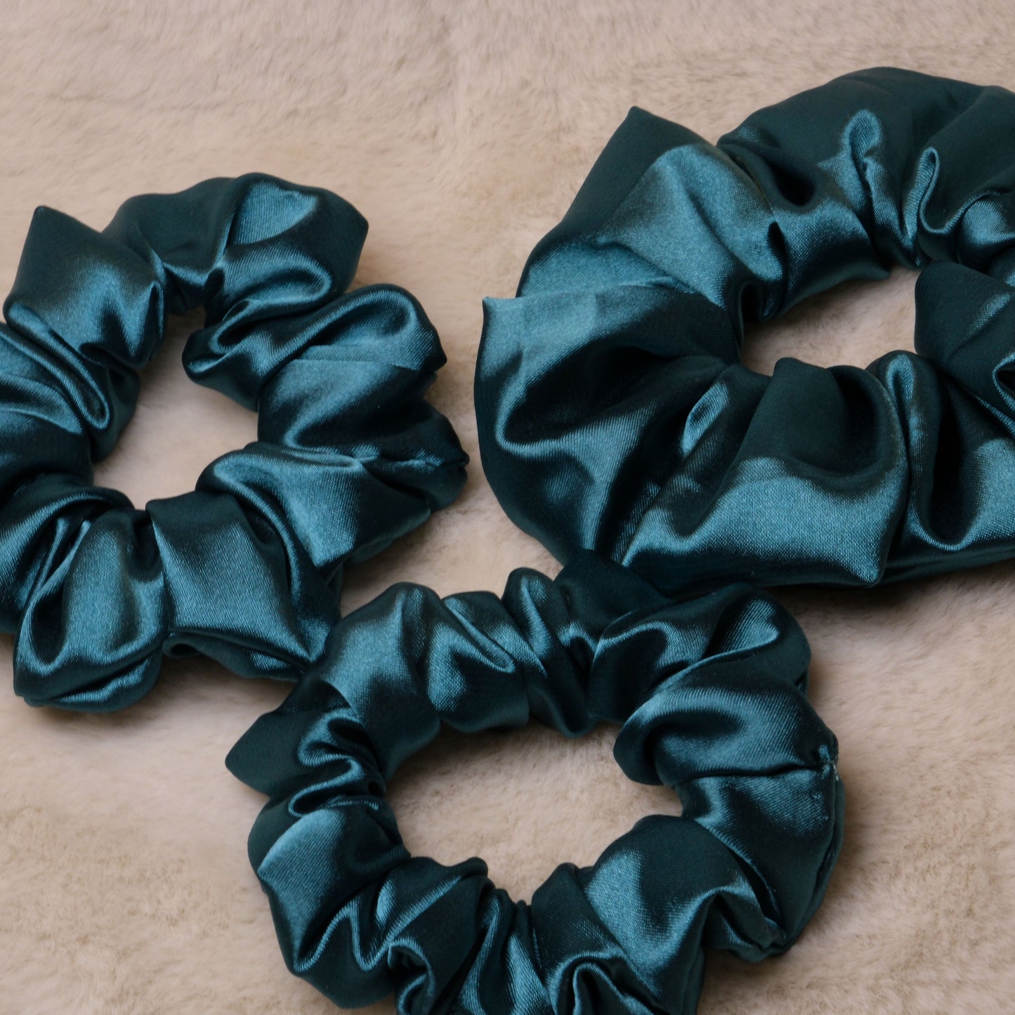Scrunchie "Tamsi elektrinė"
