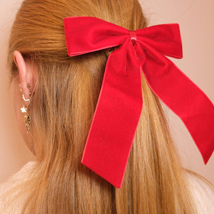 Aksominis raudonas kaspinukas