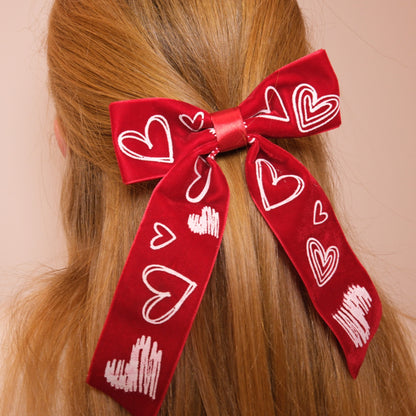 Aksominis raudonas kaspinukas su širdelėmis