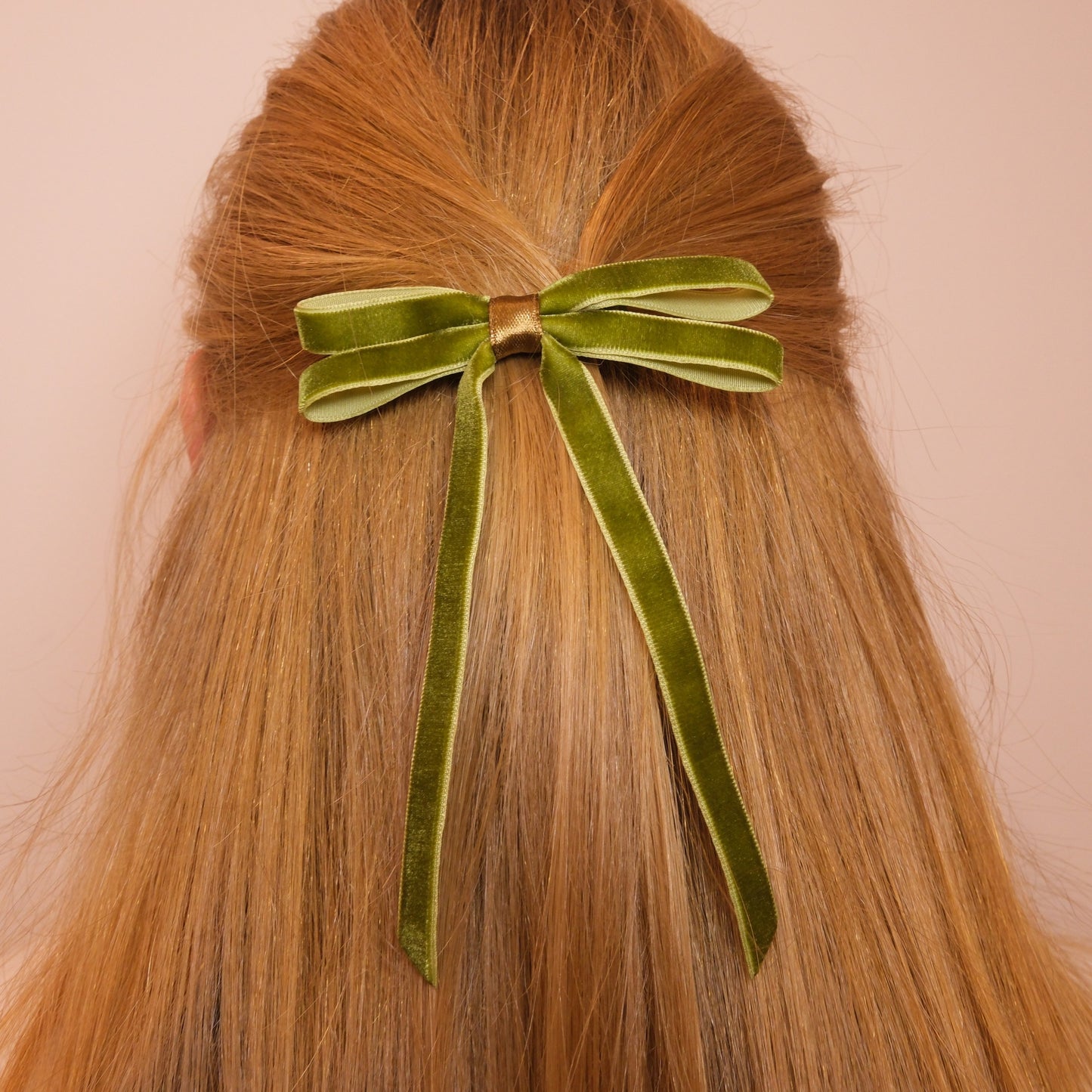 Samanų spalvos kaspinukas