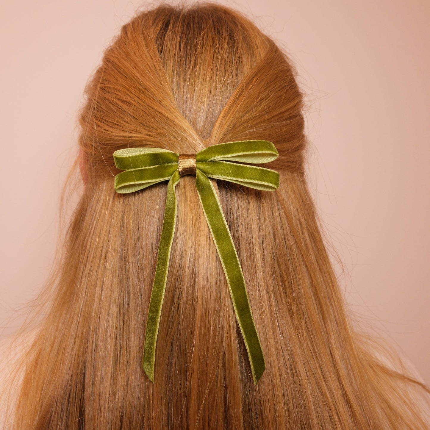 Samanų spalvos kaspinukas