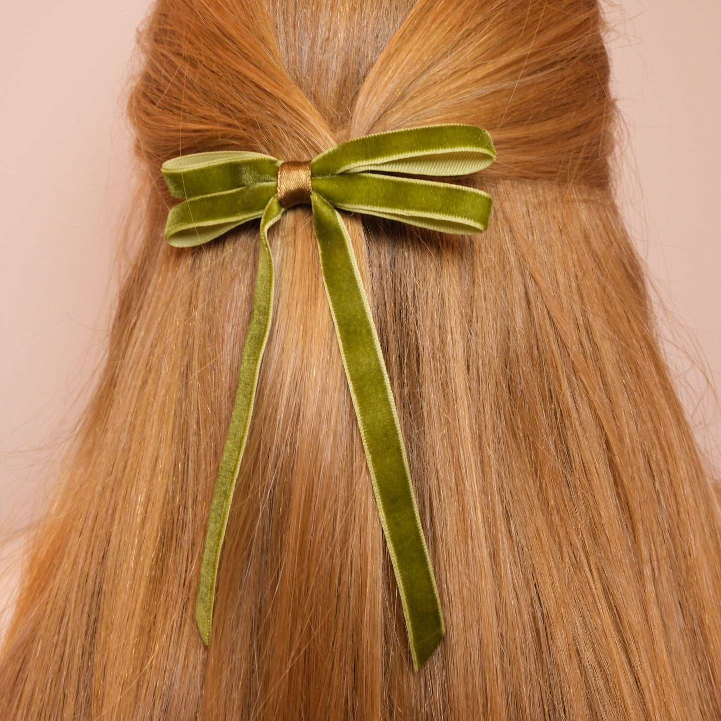 Samanų spalvos kaspinukas